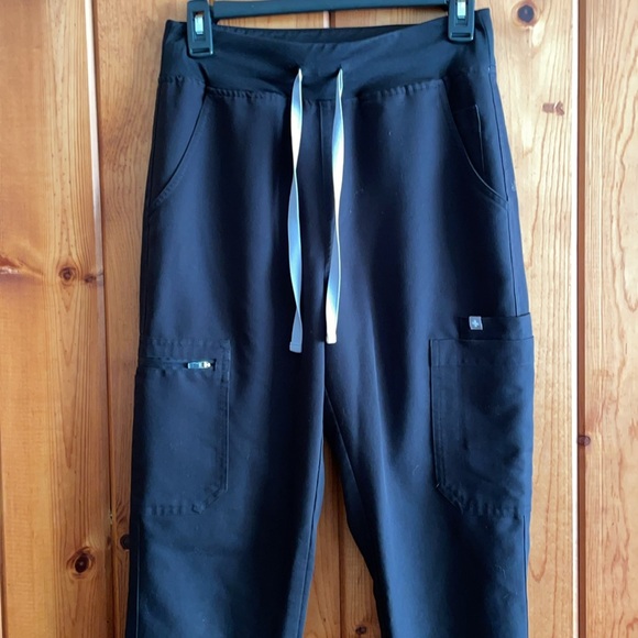 Black womens fig pants size small/T FIGS YOLA High Waisted Skinny Scrub Pants - Picture 4 of 15